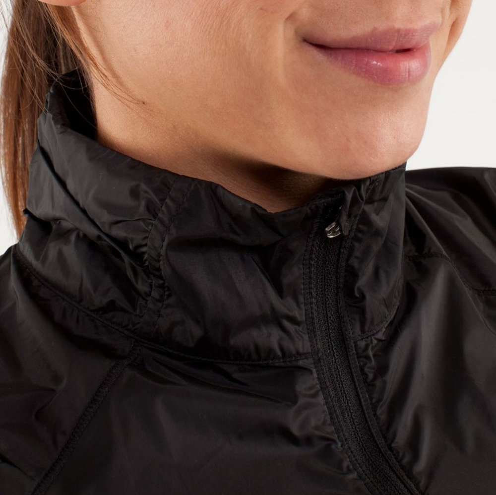 Lululemon Run Wild Zip Up Jacket Black Lightweight Mesh Panels Back Size 6 - Picture 5 of 16
